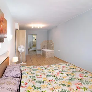 https://montemar-2.in-canary-islands.com